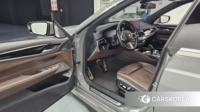 BMW 6 Series GT (G32) 2022 Серебристо-серый из Кореи, фото 2