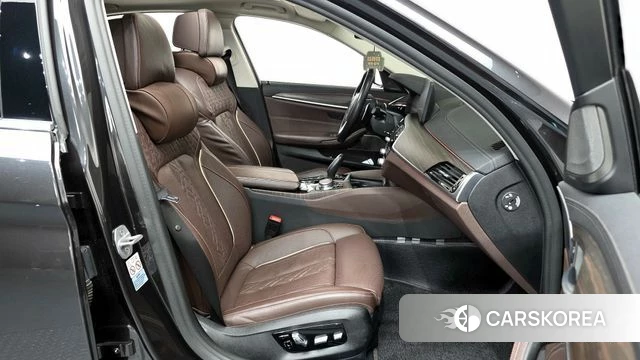 BMW 5 Series (G30) 2021 Серый из Кореи, фото 2