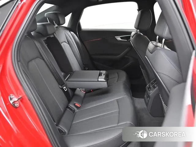 Audi A4 (B9) 2023 Красный из Кореи, фото 2