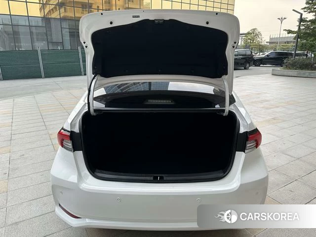Toyota Corolla 2021 Белый из Китая, фото 2