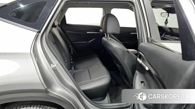 Kia Seltos 2021 Серебристо-серый из Кореи, фото 2