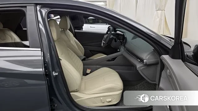 Hyundai The New Avante (CN7) 2024 Серый из Кореи, фото 2