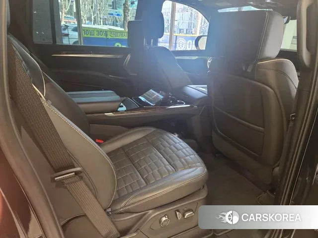 Cadillac Escalade 5th Generation 2025 Черный из Кореи, фото 2