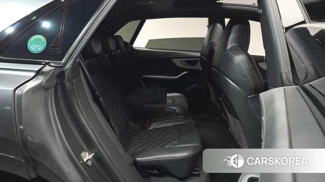 Audi Q8 (4M) 2021 Серый из Кореи, фото 2