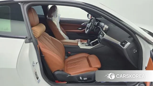 BMW 4 Series (G22) 2023 Белый из Кореи, фото 2