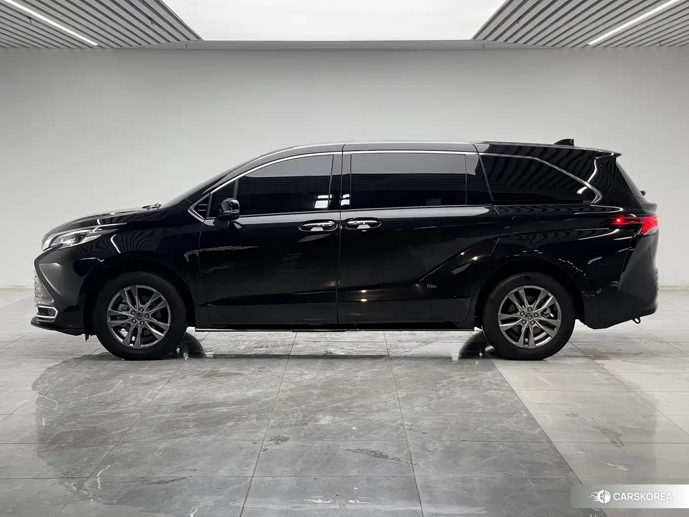 Toyota Sienna 2025 Черный из Китая, фото 3