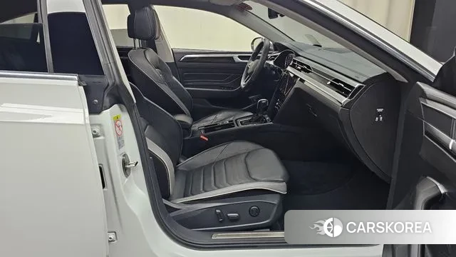 Volkswagen Arteon 2022 Белый из Кореи, фото 2