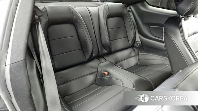 Ford Mustang 2022 Черный из Кореи, фото 2