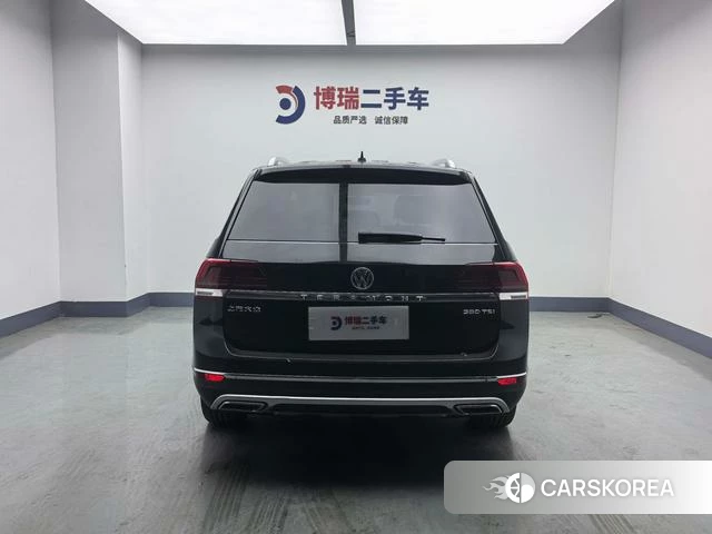 Volkswagen Tourang 2021 Черный из Китая, фото 2