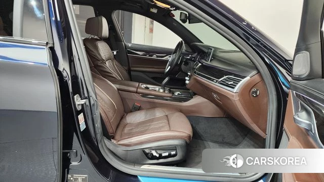 BMW 7 Series (G11) 2018 Черный из Кореи, фото 2