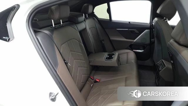 BMW i5 (G60) 2025 Белый из Кореи, фото 2