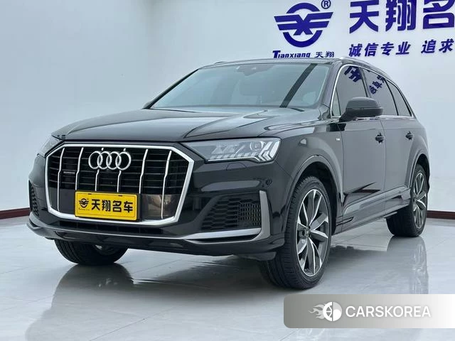Audi Q7 2021 Черный из Китая, фото 2