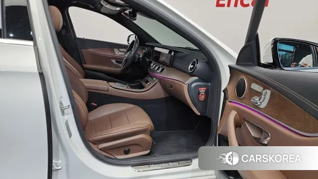 Mercedes-Benz E-Class W213 2022 Белый из Кореи, фото 2