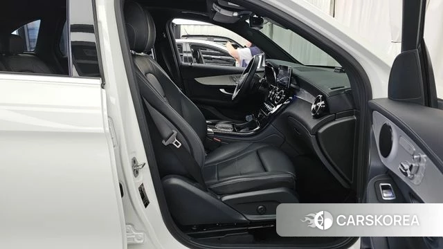 Mercedes-Benz GLC-Class X253 2021 Белый из Кореи, фото 2