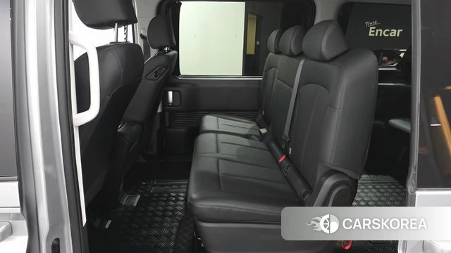 Hyundai Staria 2023 Серебристо-серый из Кореи, фото 2