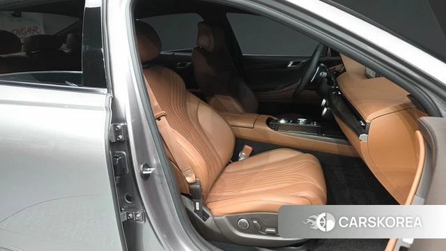 Genesis G80 (RG3) 2023 Серебристо-серый из Кореи, фото 2