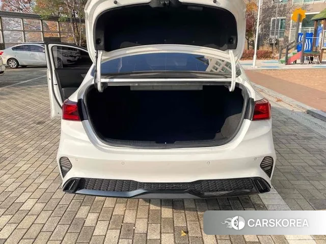 Kia The New K3 2nd generation 2022 Белый из Кореи, фото 2