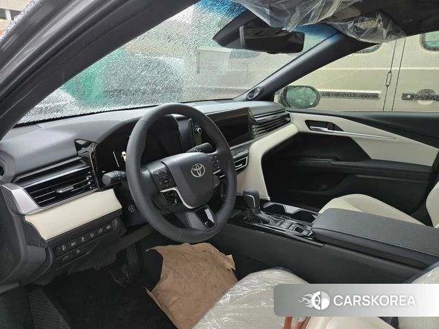 Toyota Camry (XV80) 2026 Серый из Кореи, фото 2