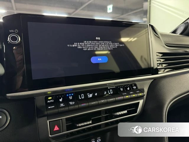 Toyota Camry (XV80) 2026 Черный из Кореи, фото 2