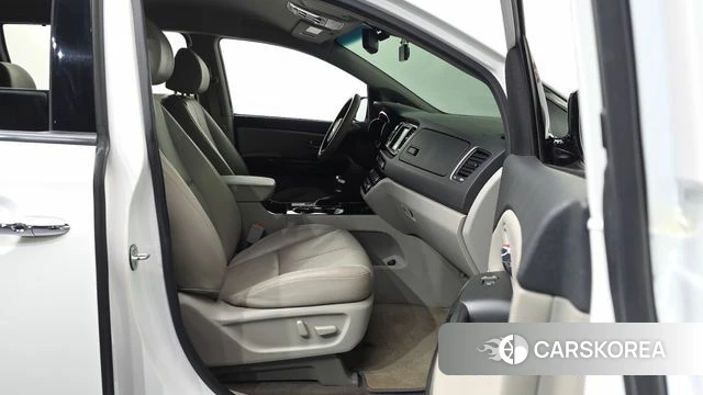 Kia The New Carnival 2018 Белый из Кореи, фото 2
