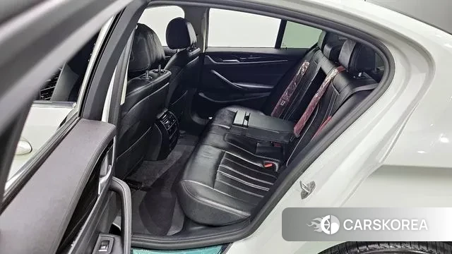 BMW 5 Series (G30) id 3182695 из Кореи 2