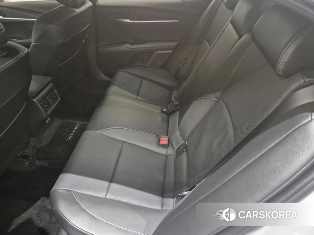 Toyota Camry (XV80) 2025 Белый из Кореи, фото 2