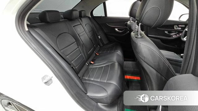 Mercedes-Benz C-Class W205 2018 Белый из Кореи, фото 2