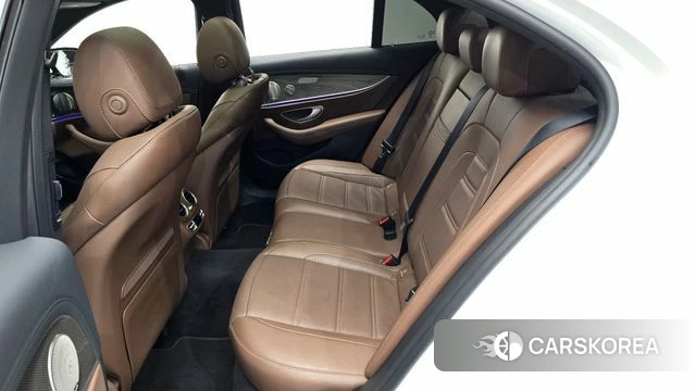 Mercedes-Benz E-Class W213 2021 Белый из Кореи, фото 2