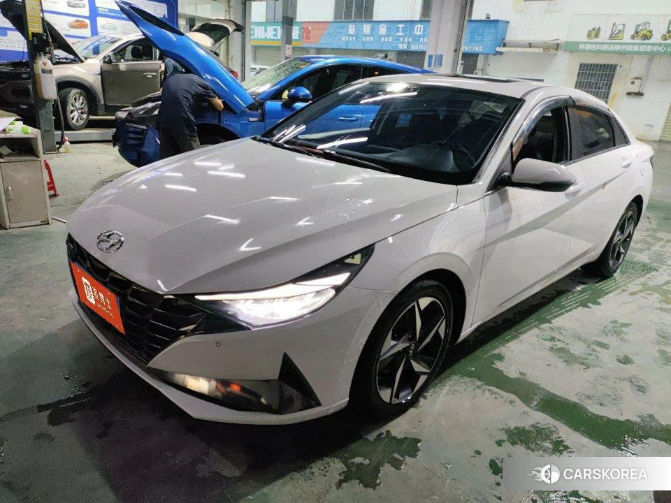 Hyundai Elantra 2022 Белый из Китая, фото 2