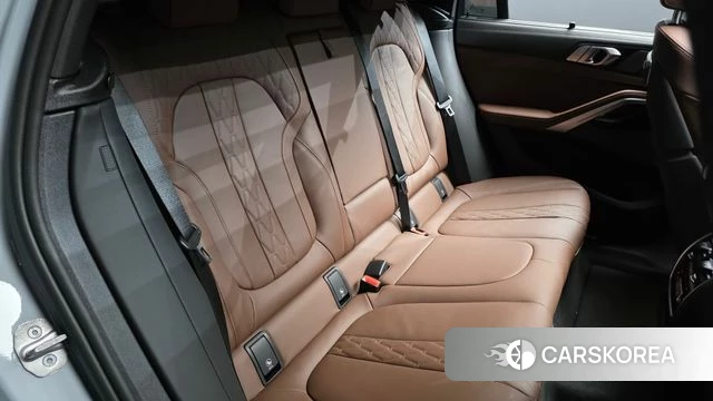 BMW X6 (G06) 2025 Светло-серебряный цвет из Кореи, фото 2