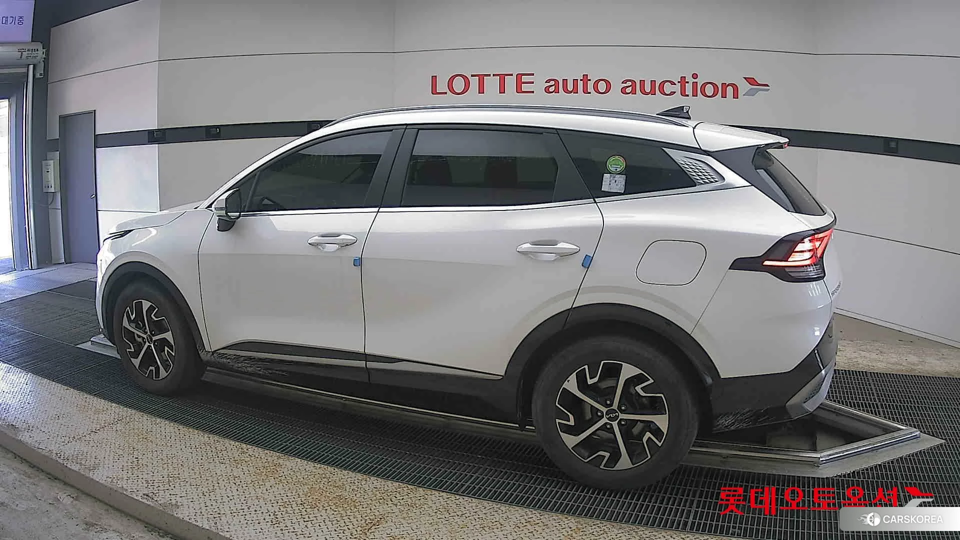 Kia Sportage Hybrid 2023 Snow White Pearl (optional) из Кореи, фото 2