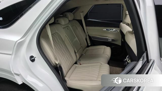 Genesis GV70 2023 Белый из Кореи, фото 2
