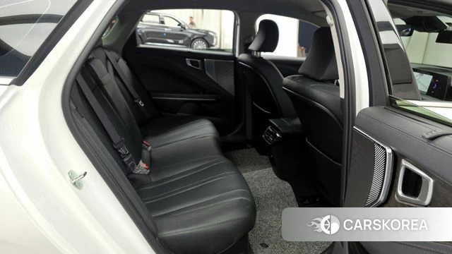 Kia K8 Hybrid 2023 Белый из Кореи, фото 2