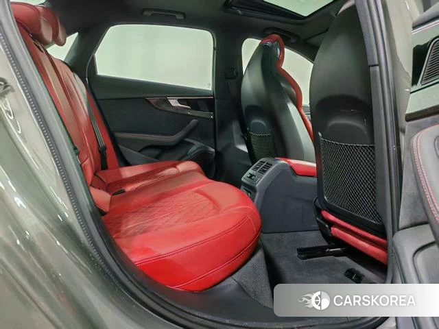 Audi S4 2024 Темно-серый из Китая, фото 2