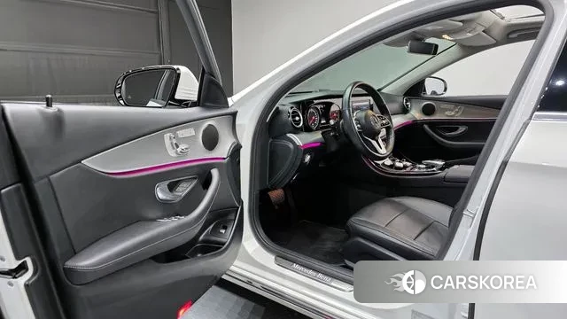 Mercedes-Benz E-Class W213 2018 Белый из Кореи, фото 2