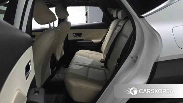 Hyundai Kona (SX2) 2023 Белый из Кореи, фото 2