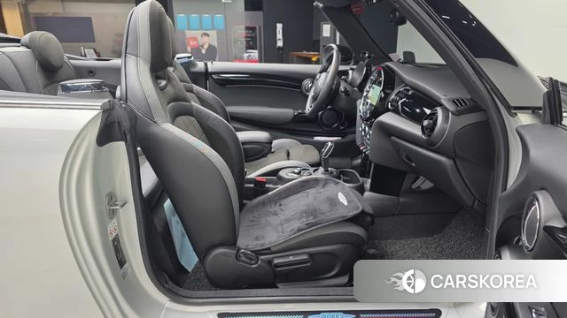 Mini Cooper S Convertible 2021 Белый из Кореи, фото 2