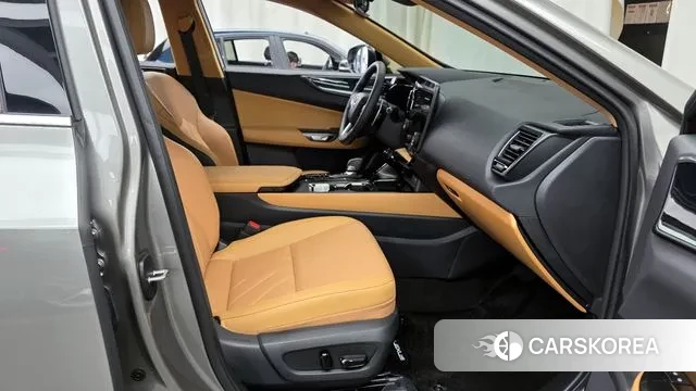 Lexus NX350h Second generation 2025 Песочный из Кореи, фото 2