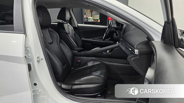 Hyundai Avante Hybrid (CN7) 2022 Белый из Кореи, фото 2