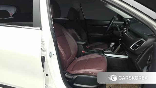 Kia Seltos 2021 Белый из Кореи, фото 2