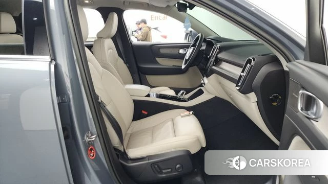 Volvo XC40 2023 Небесно-голубой из Кореи, фото 2