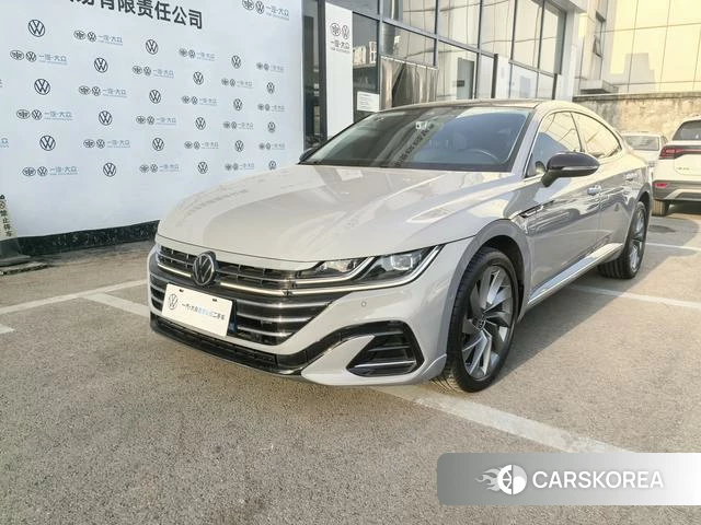 Volkswagen CC 2024 Темно-серый из Китая, фото 2