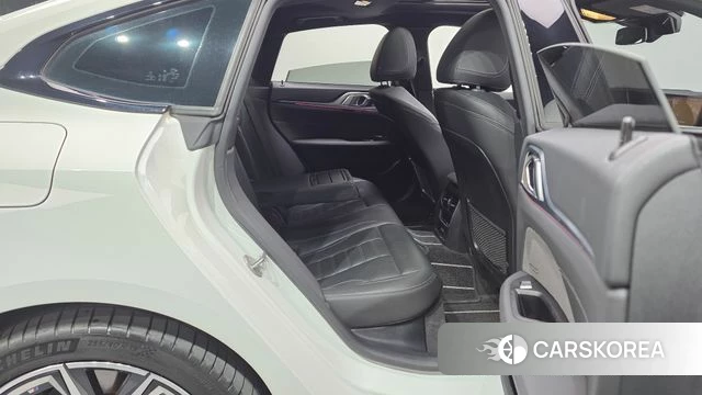 BMW i4 2023 Белый из Кореи, фото 2