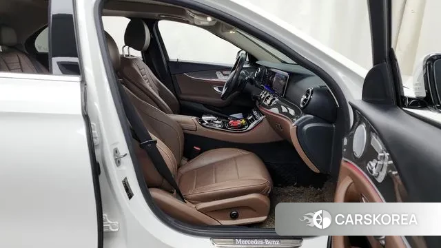 Mercedes-Benz E-Class W213 2020 Белый из Кореи, фото 2