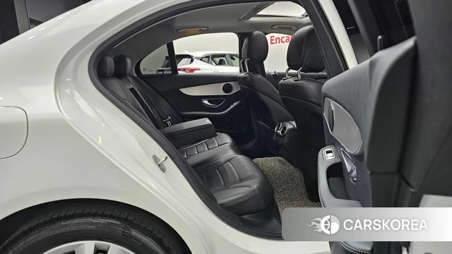 Mercedes-Benz C-Class W205 2020 Белый из Кореи, фото 2
