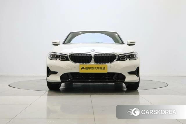 BMW 3 series 2021 Белый из Китая, фото 2