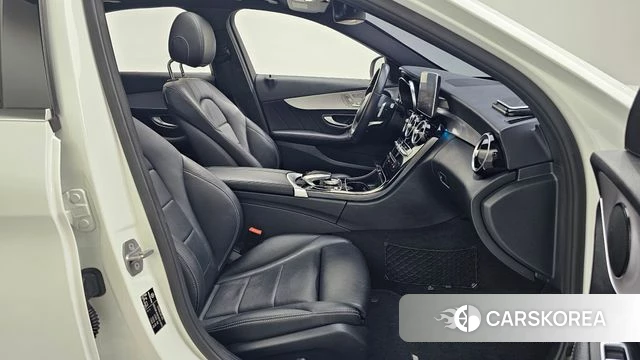 Mercedes-Benz C-Class W205 2018 Белый из Кореи, фото 2