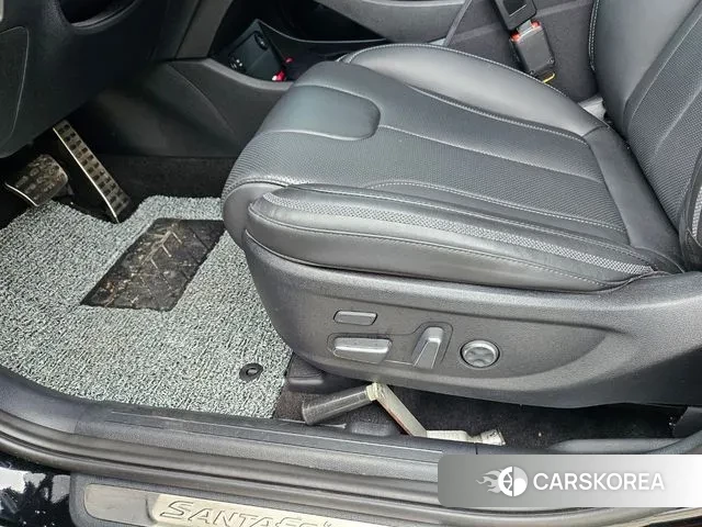 Hyundai The New Santa Fe 2023 Черный из Кореи, фото 2