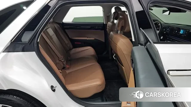 Hyundai Grandeur Hybrid (GN7) 2023 Белый из Кореи, фото 2