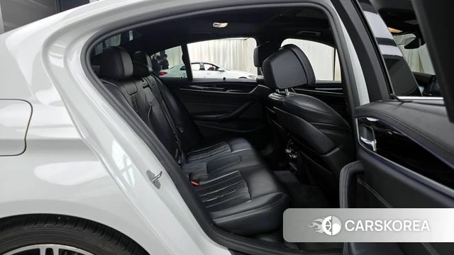 BMW 5 Series (G30) 2019 Белый из Кореи, фото 2